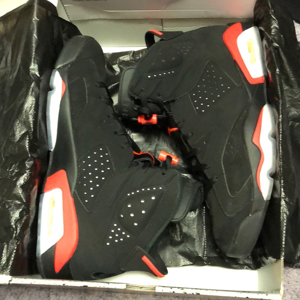 2019 Jordan 6 “ Infrared”